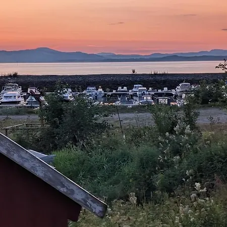 With Sea View, Northern Lights And Midnight Sun *